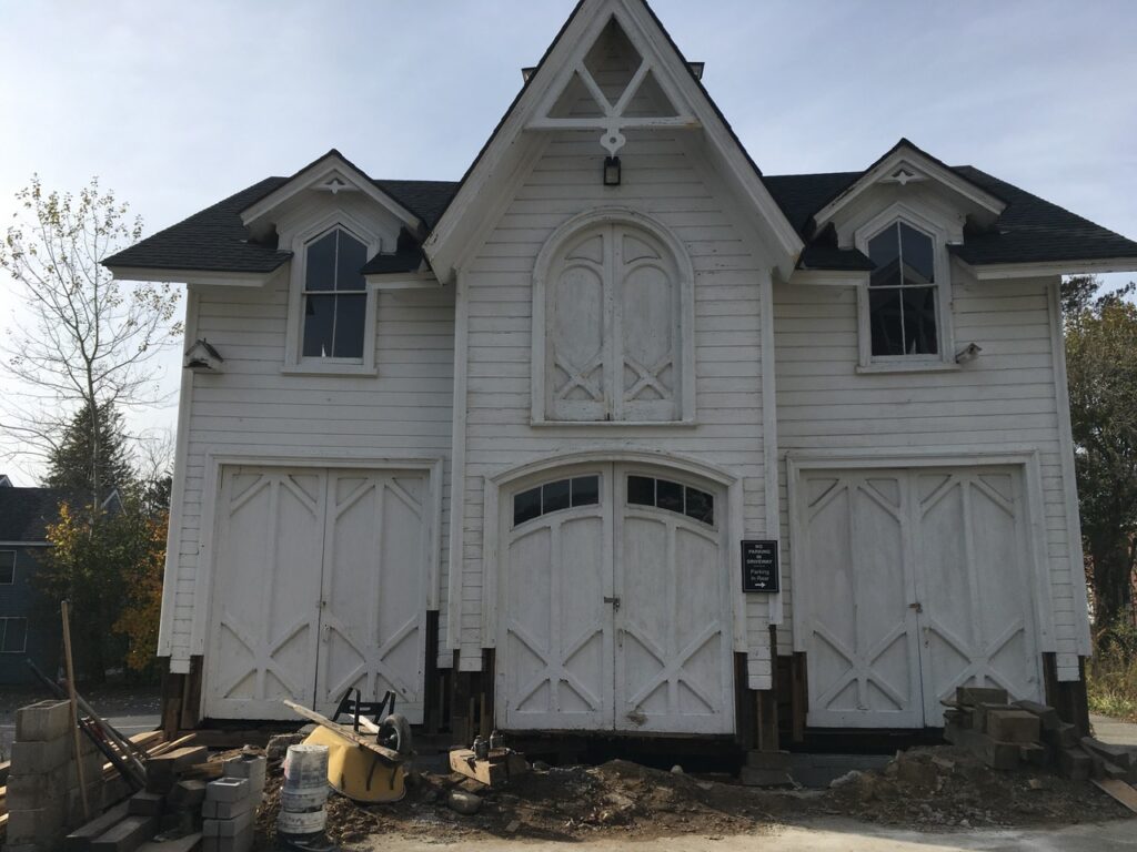 The Carriage House at The Burrell House hotel